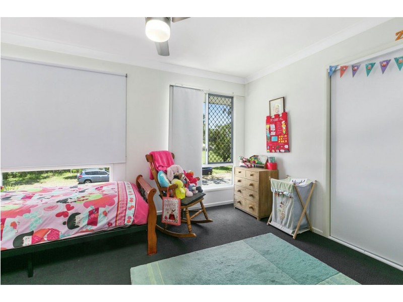 36 Crawford Rd, Wynnum West QLD 4178