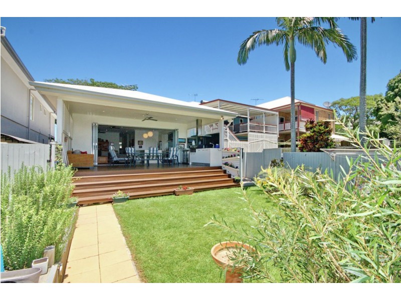37 Cedar Street, Wynnum QLD 4178