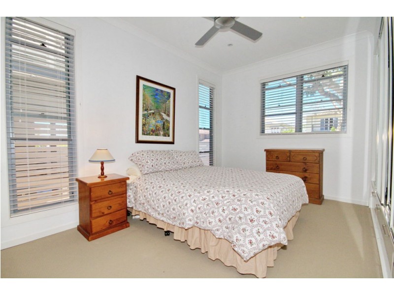 37 Cedar Street, Wynnum QLD 4178