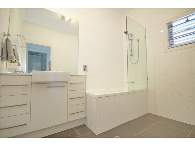 37 Cedar Street, Wynnum QLD 4178