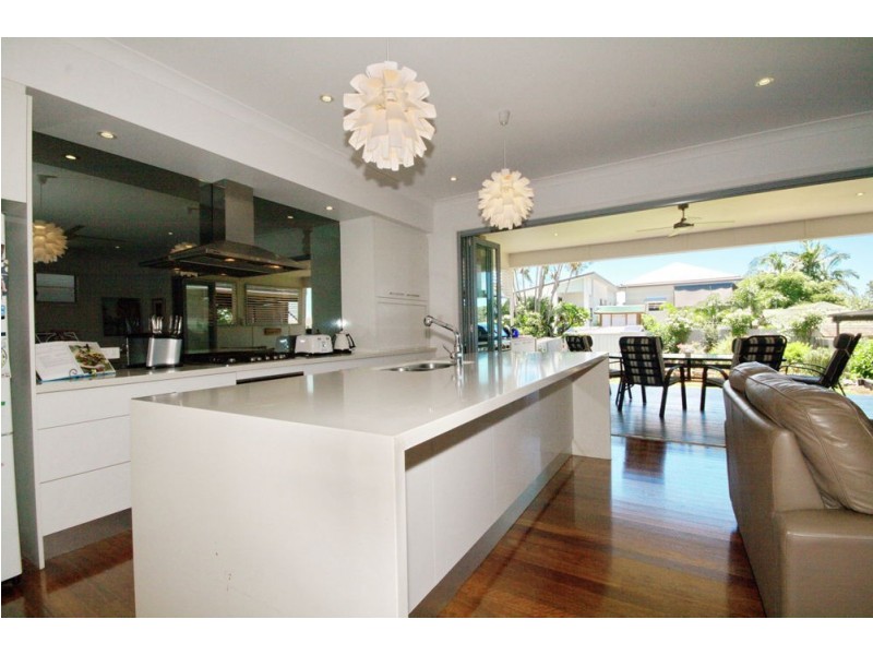 37 Cedar Street, Wynnum QLD 4178