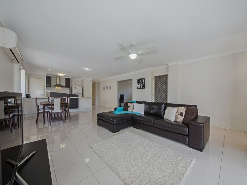 10 Rymera Crescent, Gumdale QLD 4154