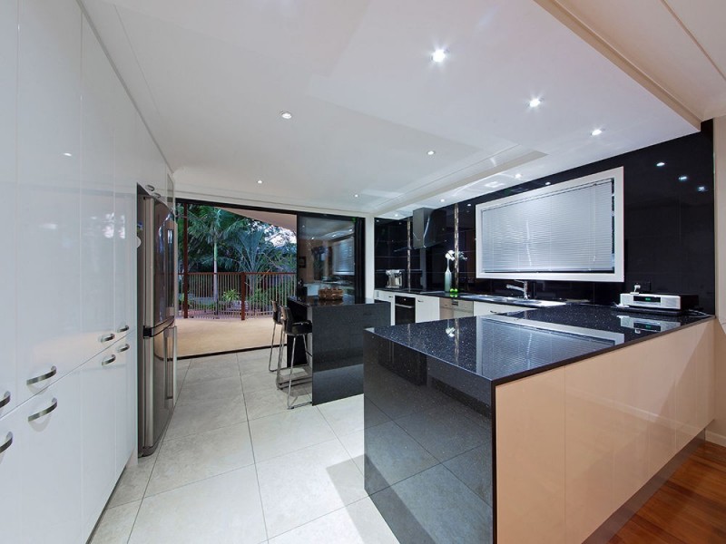 170 Abbotsleigh Street, Holland Park QLD 4121