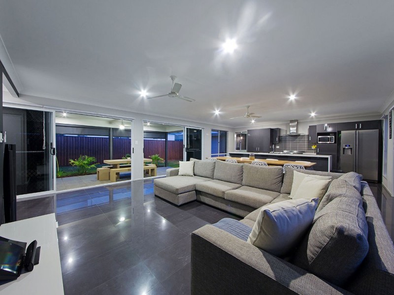 58 Feathertail Place, Wakerley QLD 4154