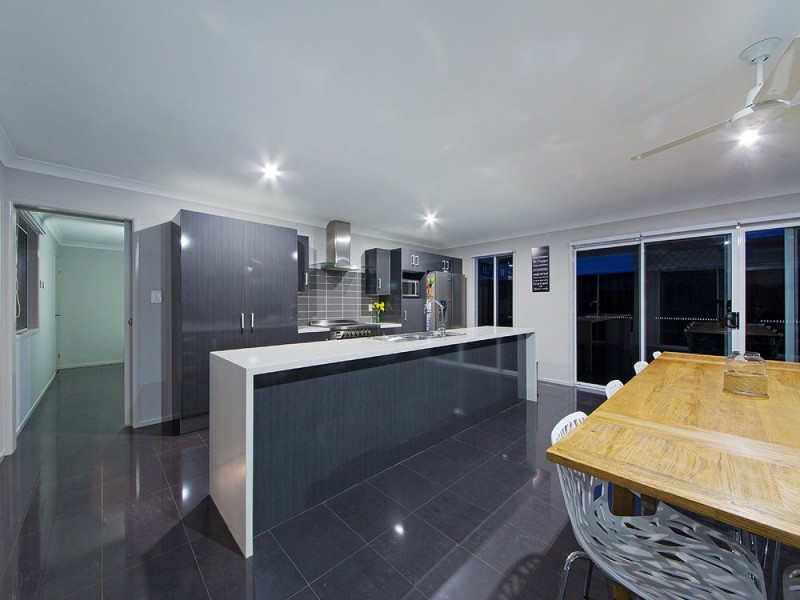 58 Feathertail Place, Wakerley QLD 4154