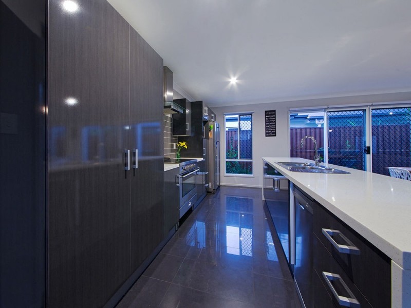 58 Feathertail Place, Wakerley QLD 4154