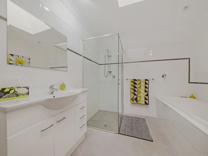 28 Muriel Ave, Manly West QLD 4179