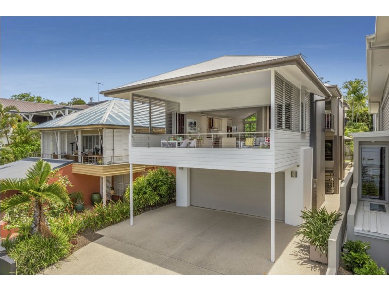 491 Royal Esplanade, Manly QLD 4179