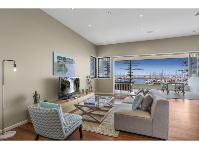 491 Royal Esplanade, Manly QLD 4179