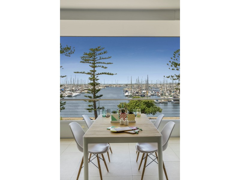 491 Royal Esplanade, Manly QLD 4179