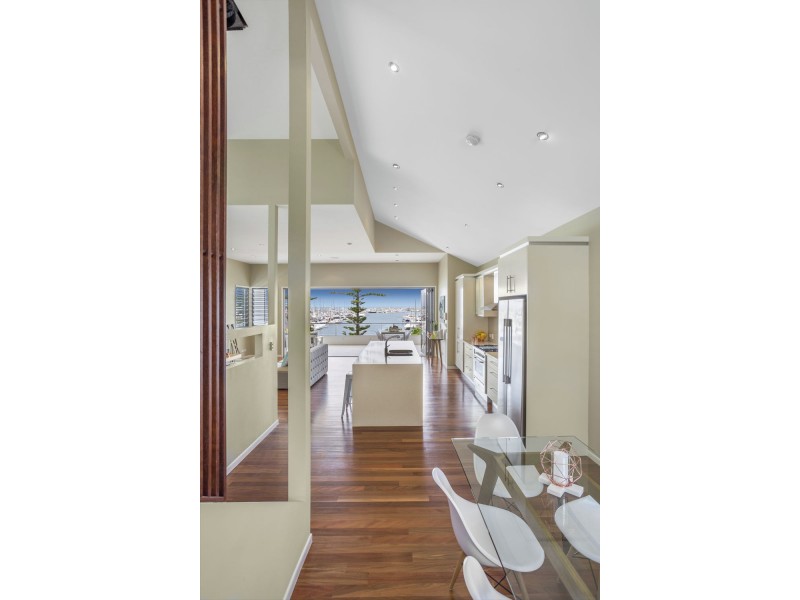 491 Royal Esplanade, Manly QLD 4179
