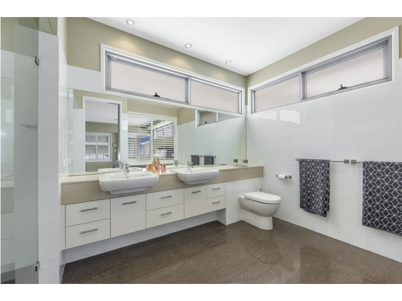 491 Royal Esplanade, Manly QLD 4179