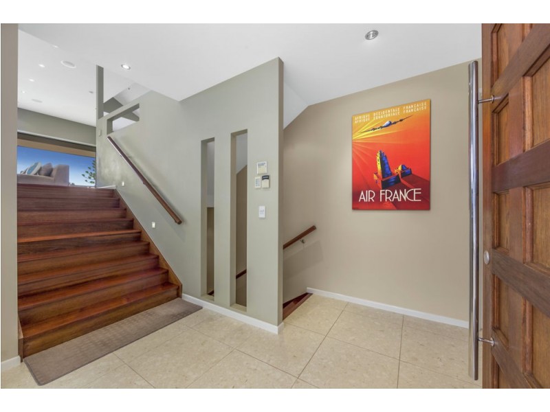 491 Royal Esplanade, Manly QLD 4179