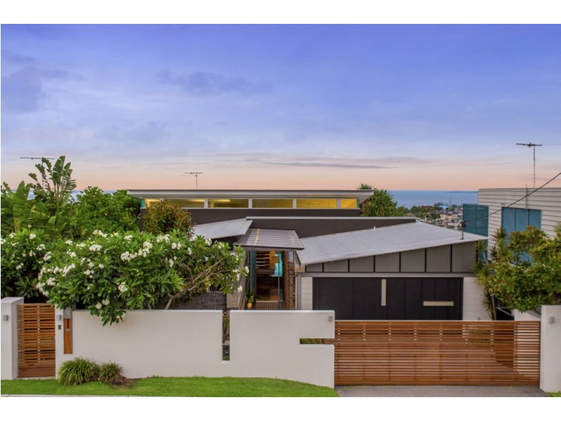 18 Wellington Street, Manly QLD 4179