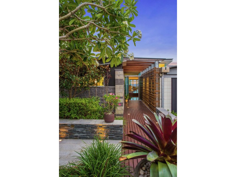 18 Wellington Street, Manly QLD 4179