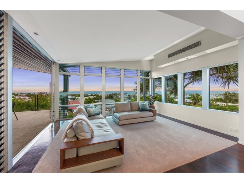 18 Wellington Street, Manly QLD 4179