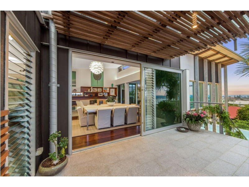 18 Wellington Street, Manly QLD 4179