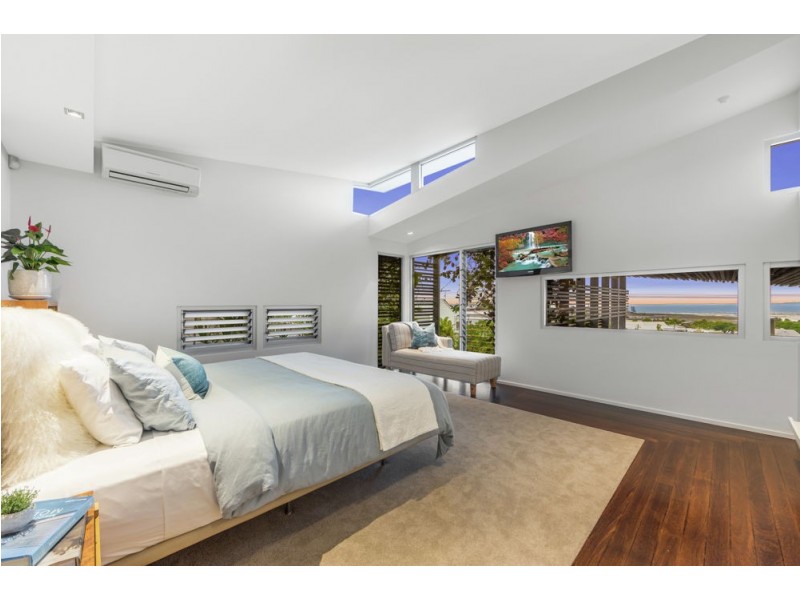 18 Wellington Street, Manly QLD 4179