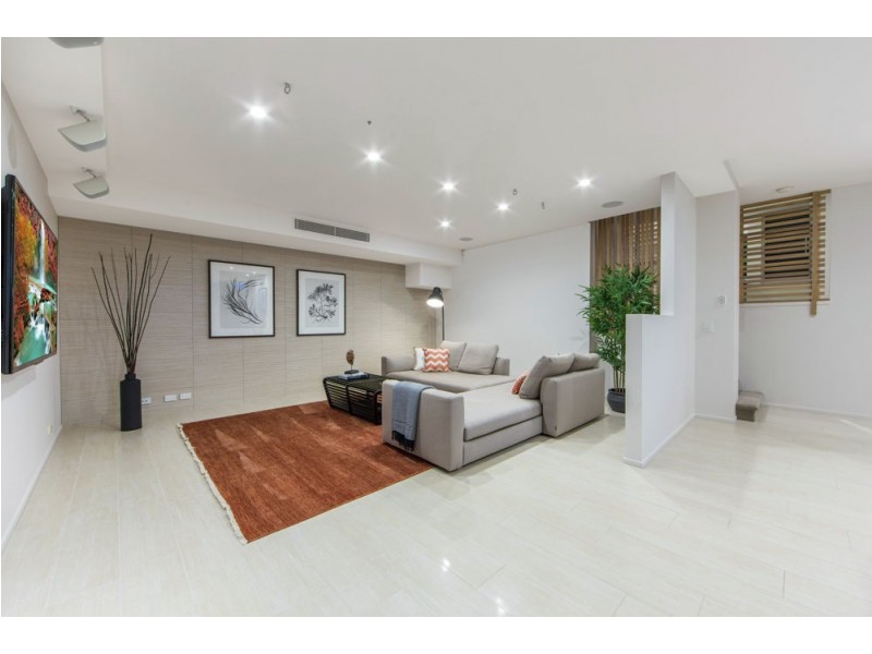 18 Wellington Street, Manly QLD 4179