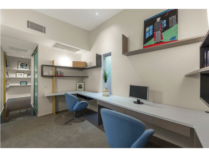 18 Wellington Street, Manly QLD 4179