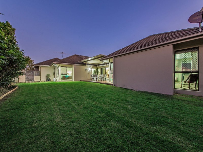 15 Hawksbury Crescent, Wakerley QLD 4154