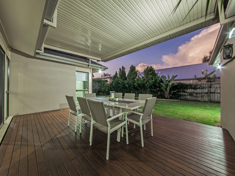 15 Hawksbury Crescent, Wakerley QLD 4154