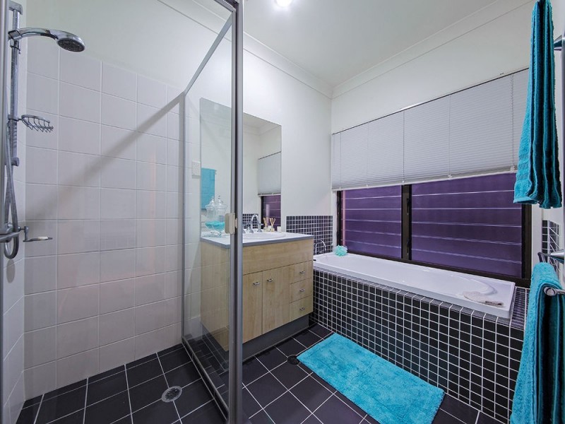 15 Hawksbury Crescent, Wakerley QLD 4154