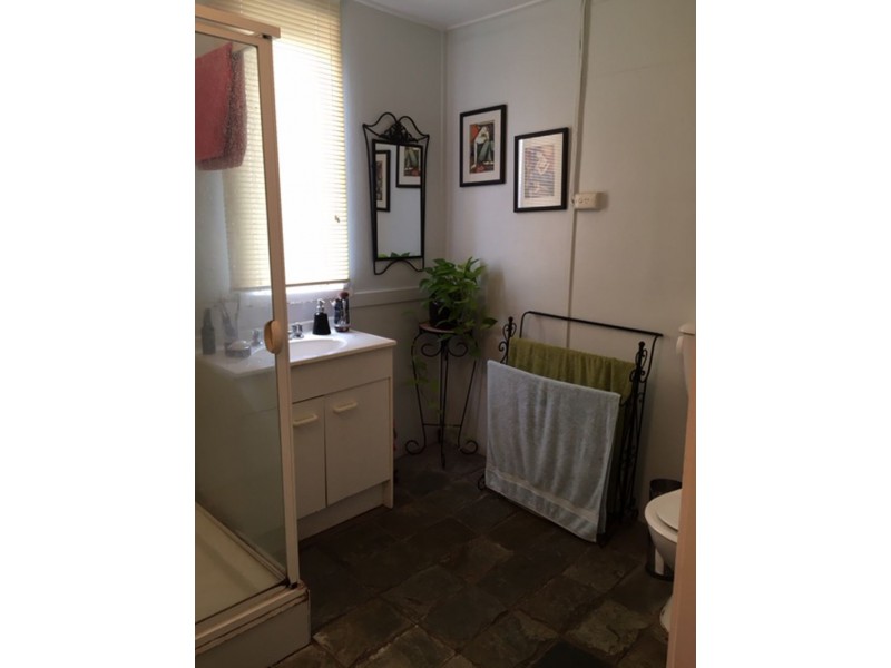 42 Orallo St, Lota QLD 4179