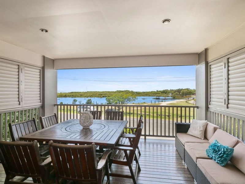 801 Esplanade Lota, Lota QLD 4179