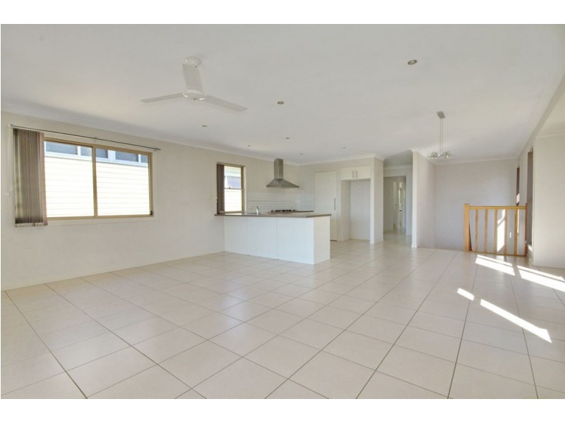 801 Esplanade Lota, Lota QLD 4179