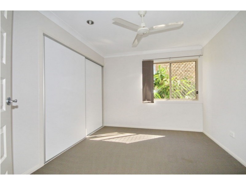 801 Esplanade Lota, Lota QLD 4179