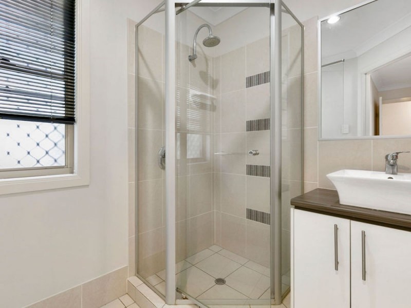 801 Esplanade Lota, Lota QLD 4179