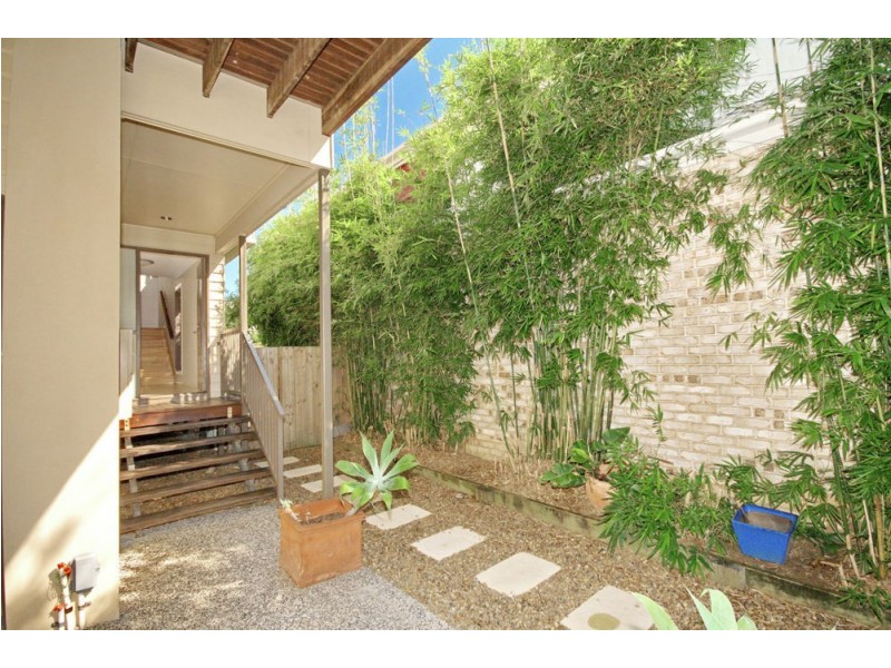 801 Esplanade Lota, Lota QLD 4179