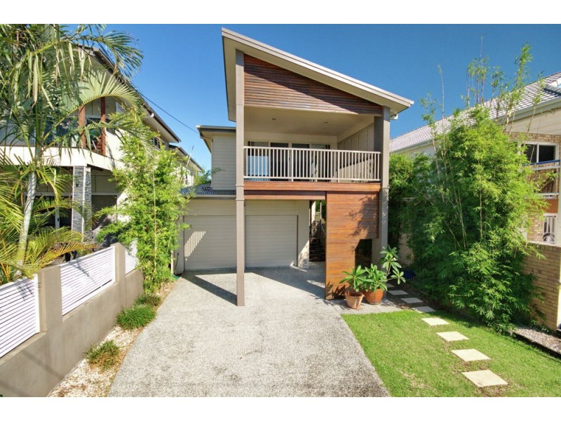 801 Esplanade Lota, Lota QLD 4179