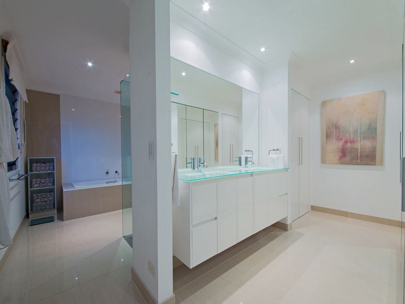 52 Southwick Street, Wynnum QLD 4178