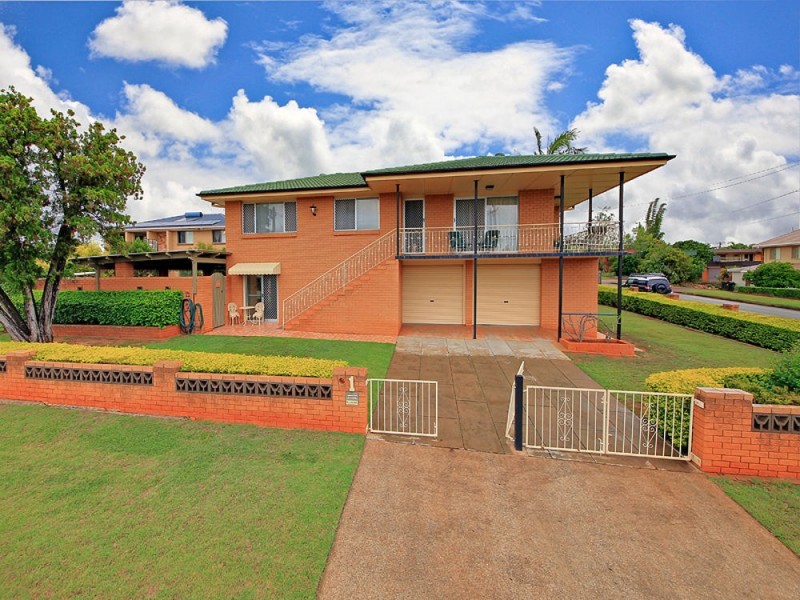 18 Attey Street (aka 1 Roanoak St), Manly West QLD 4179