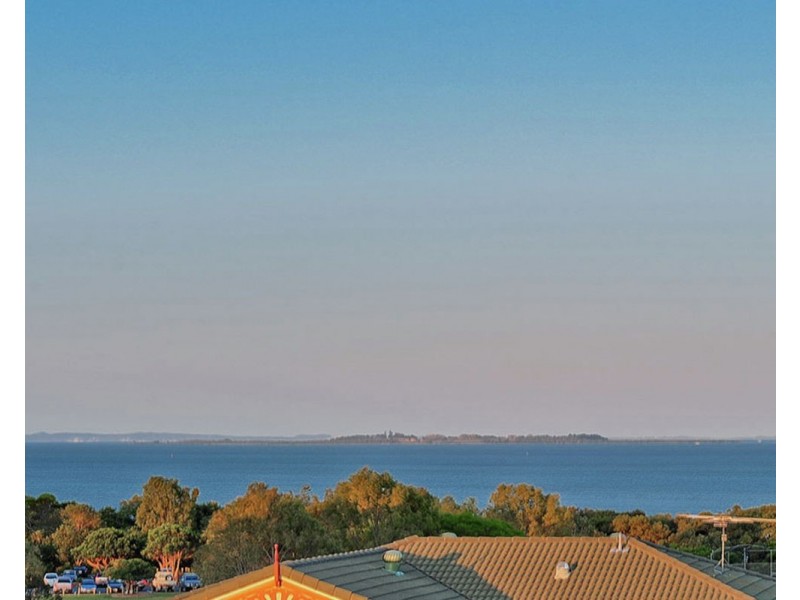 27 Saunders Place, Wynnum QLD 4178