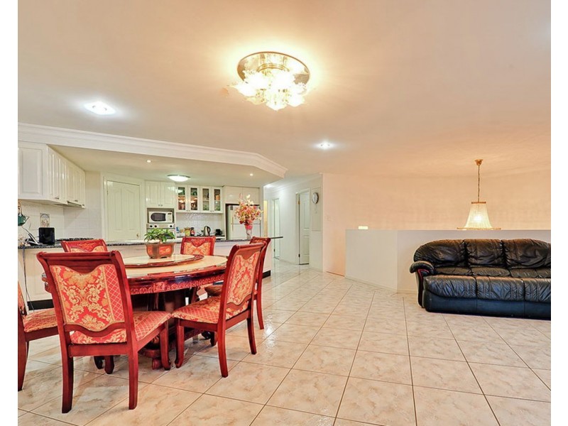 27 Saunders Place, Wynnum QLD 4178