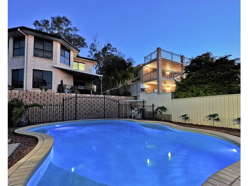 27 Saunders Place, Wynnum QLD 4178