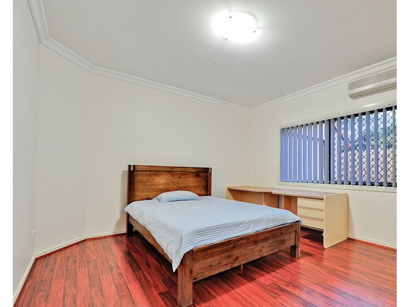 27 Saunders Place, Wynnum QLD 4178