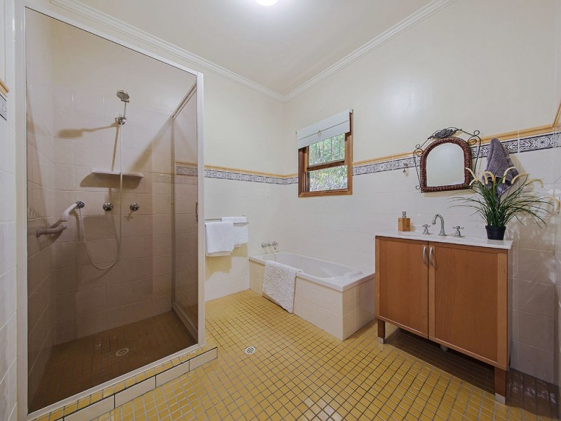 4 Elisha Close, Carina Heights QLD 4152