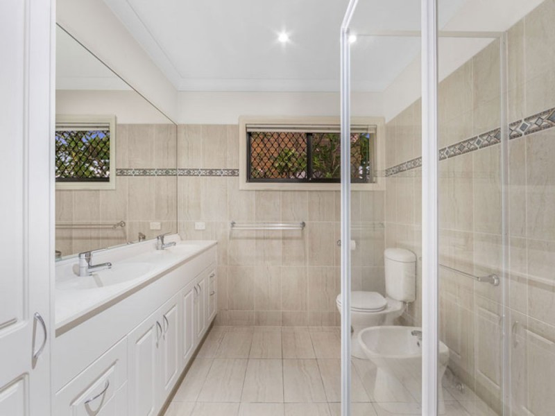 533 Royal Esplanade, Manly QLD 4179