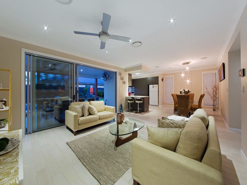 83 Feathertail Place, Wakerley QLD 4154