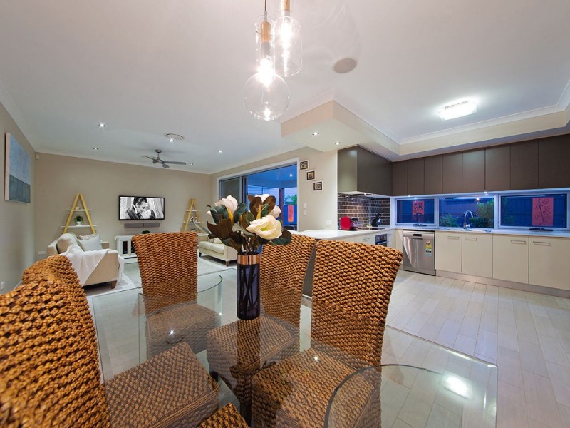 83 Feathertail Place, Wakerley QLD 4154