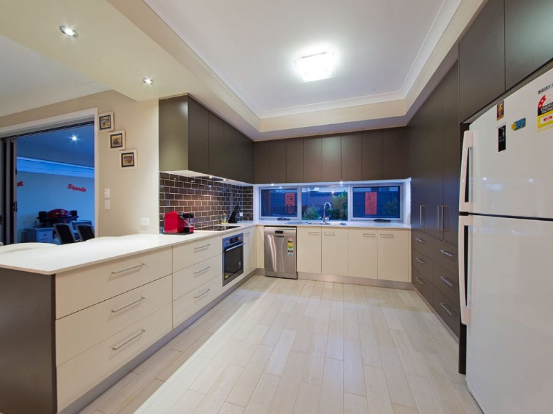 83 Feathertail Place, Wakerley QLD 4154