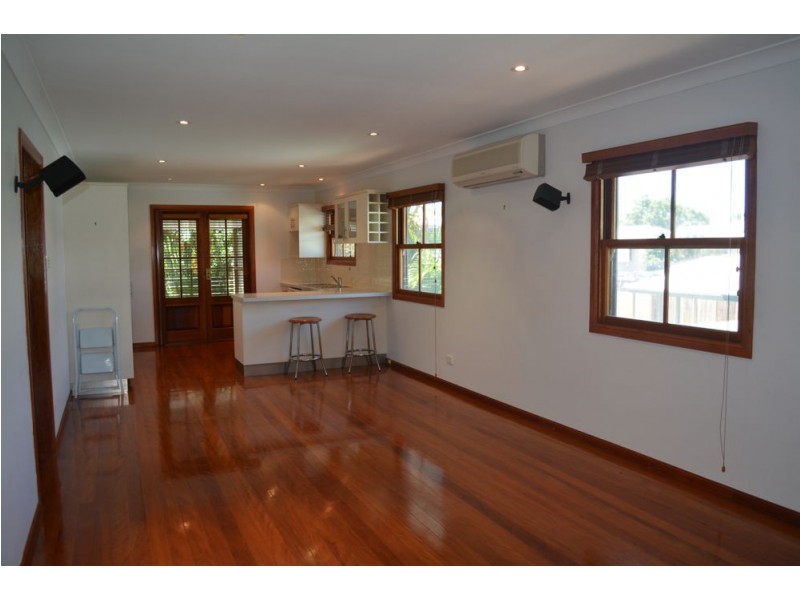 33 Moreton Avenue, Wynnum QLD 4178