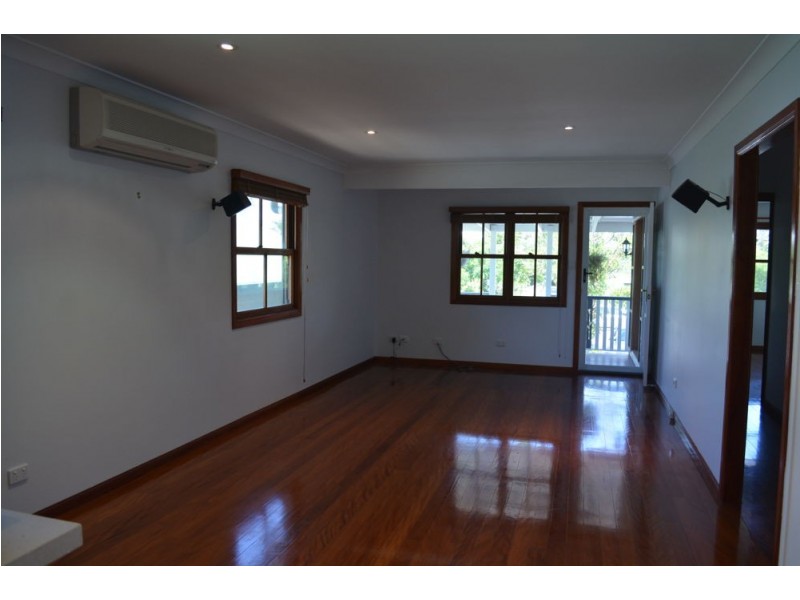 33 Moreton Avenue, Wynnum QLD 4178