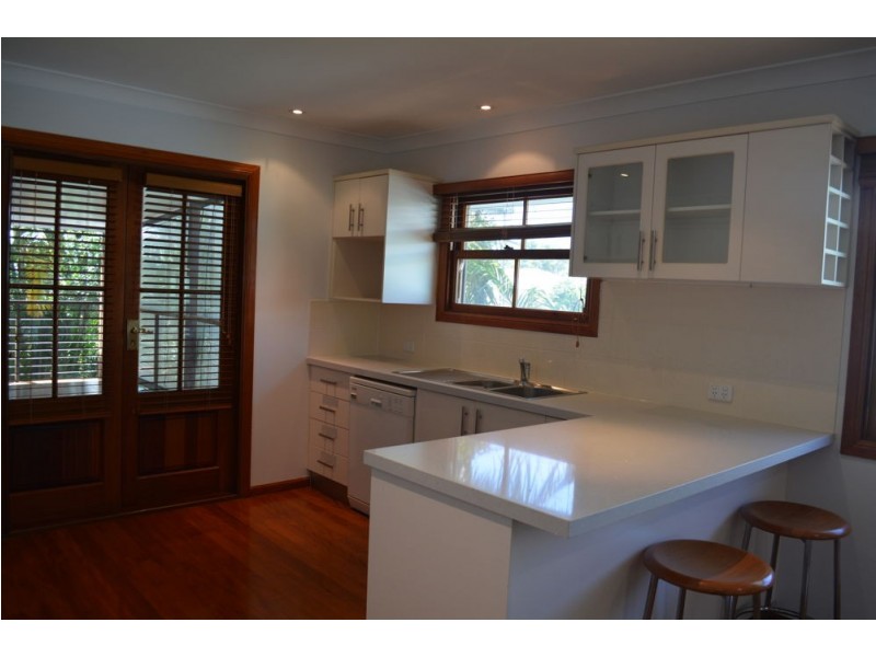 33 Moreton Avenue, Wynnum QLD 4178