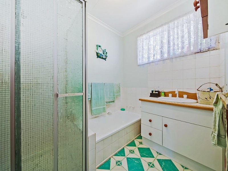 17 Manly Road, Manly QLD 4179