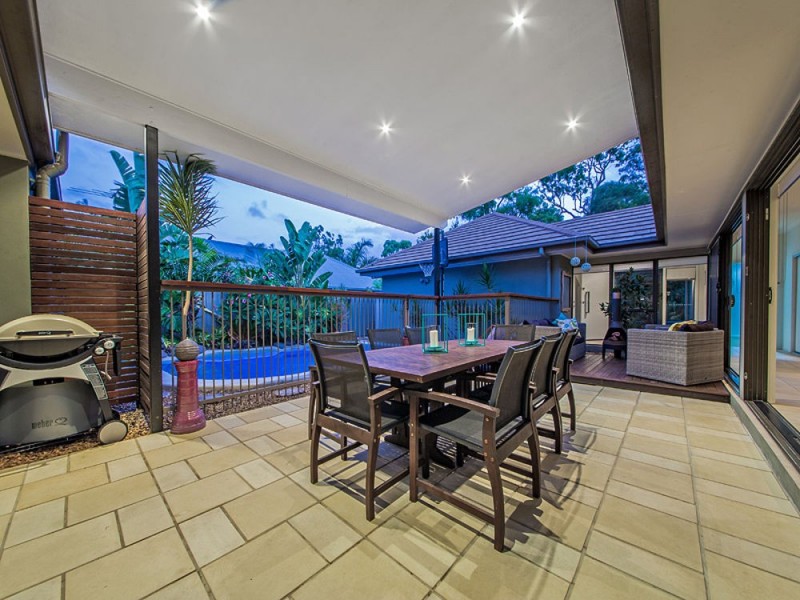 8 Torrens Cr, Wakerley QLD 4154